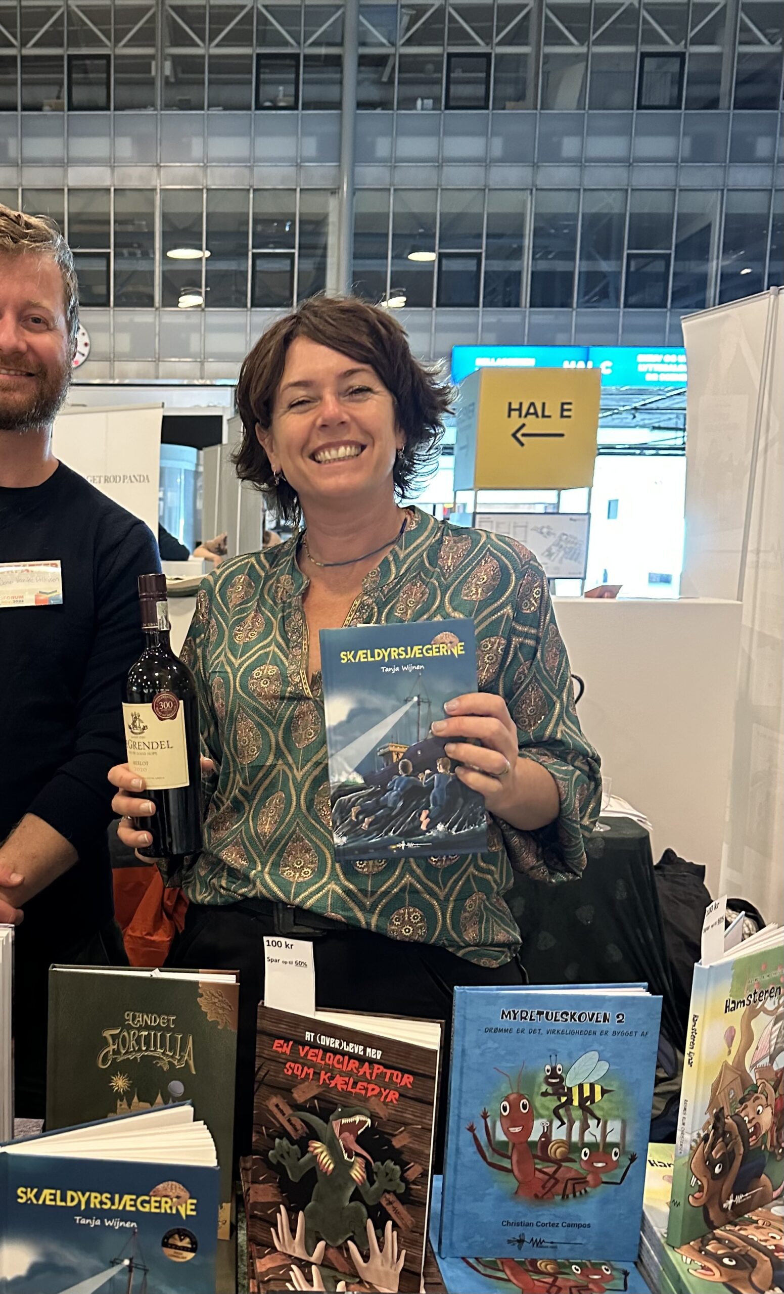Tanja Wijnen, graduate and author of two children's books